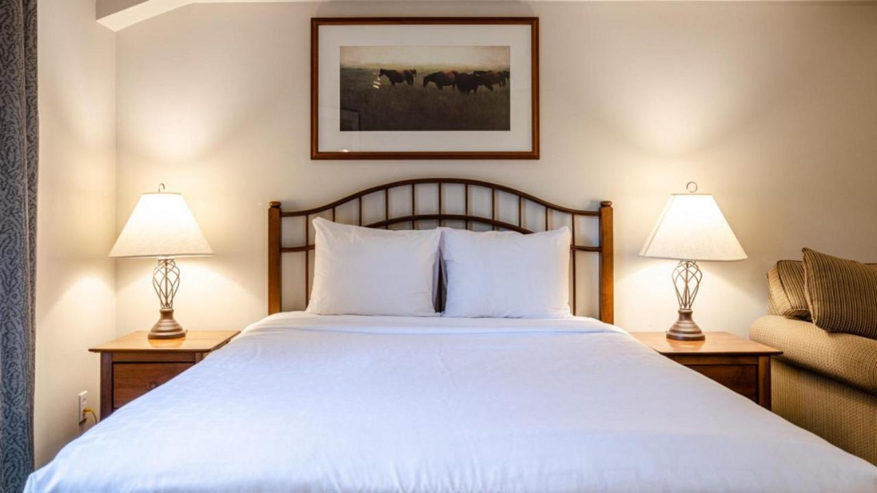 Hearthstone Lodge And Hotel By Bear Country Sun Peaks Eksteriør billede